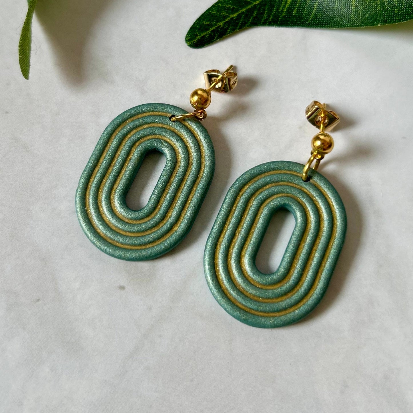 Boucles d'oreilles "Onde Émeraude Dorée"