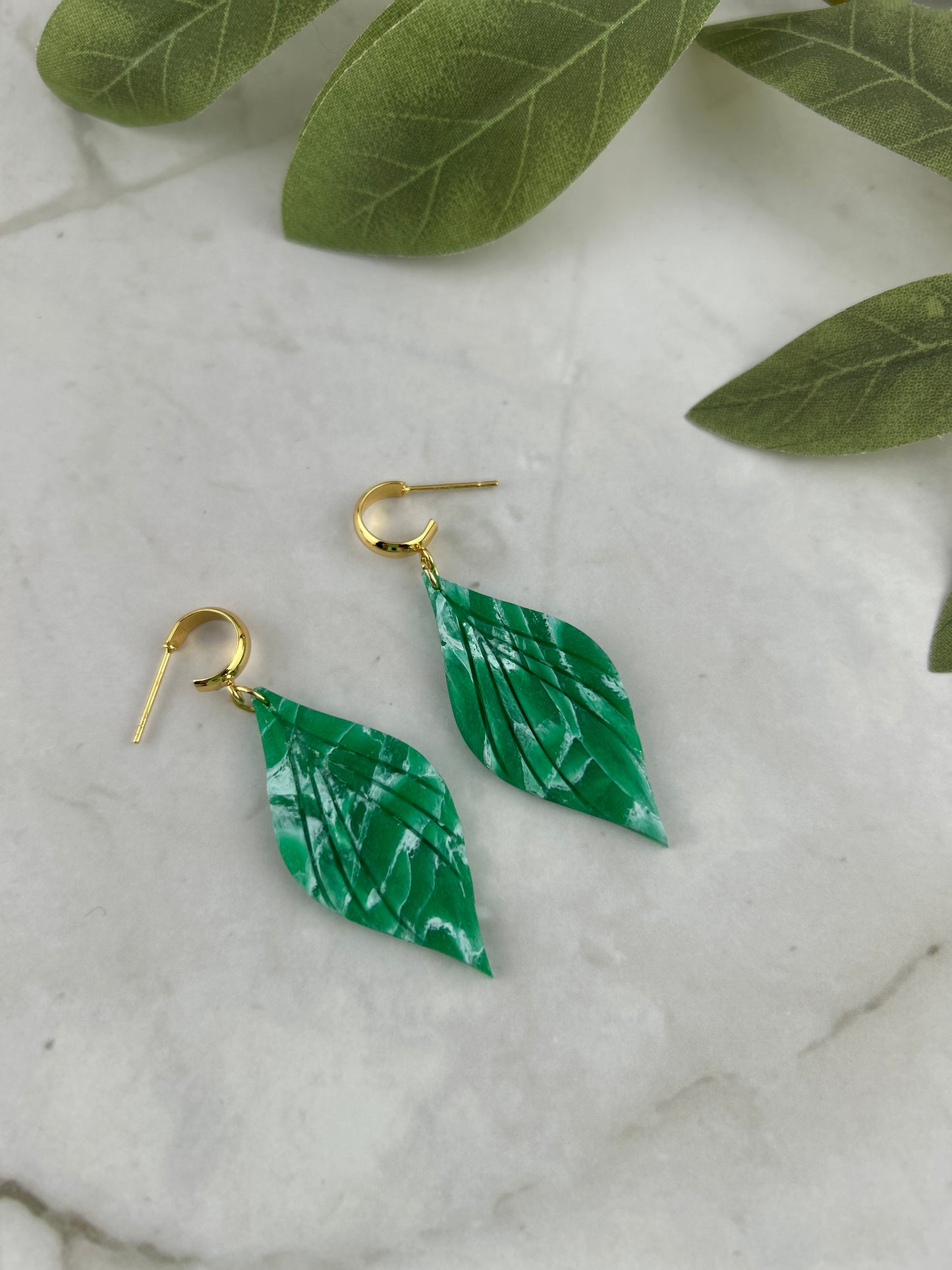 Boucles d’oreilles – Feuilles de Sirocco : Vert lumière