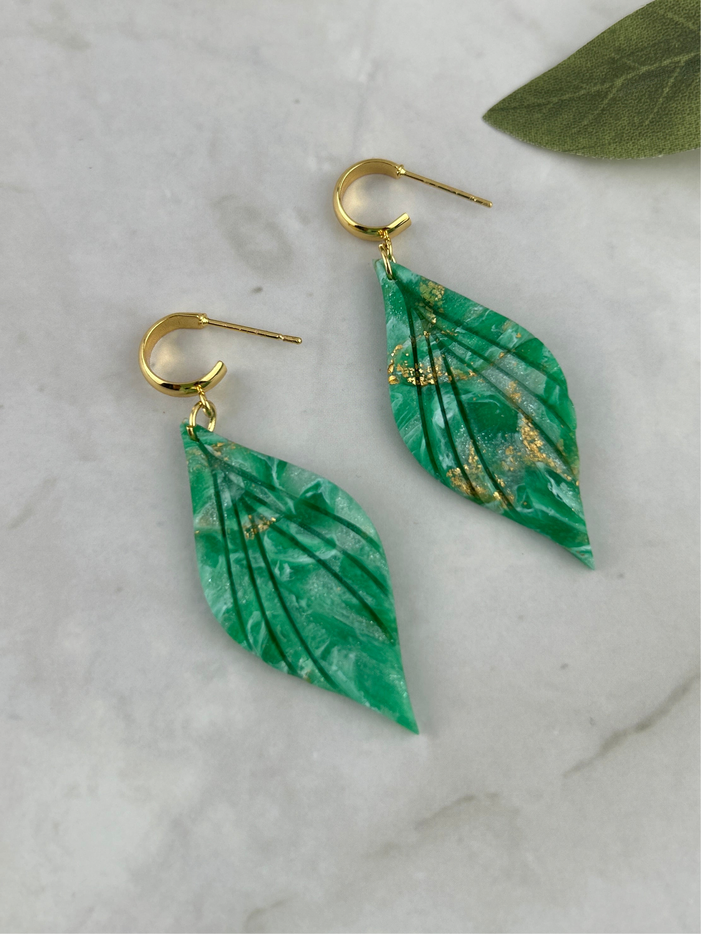Boucles d’oreilles – Feuilles de Sirocco : Vert lumière