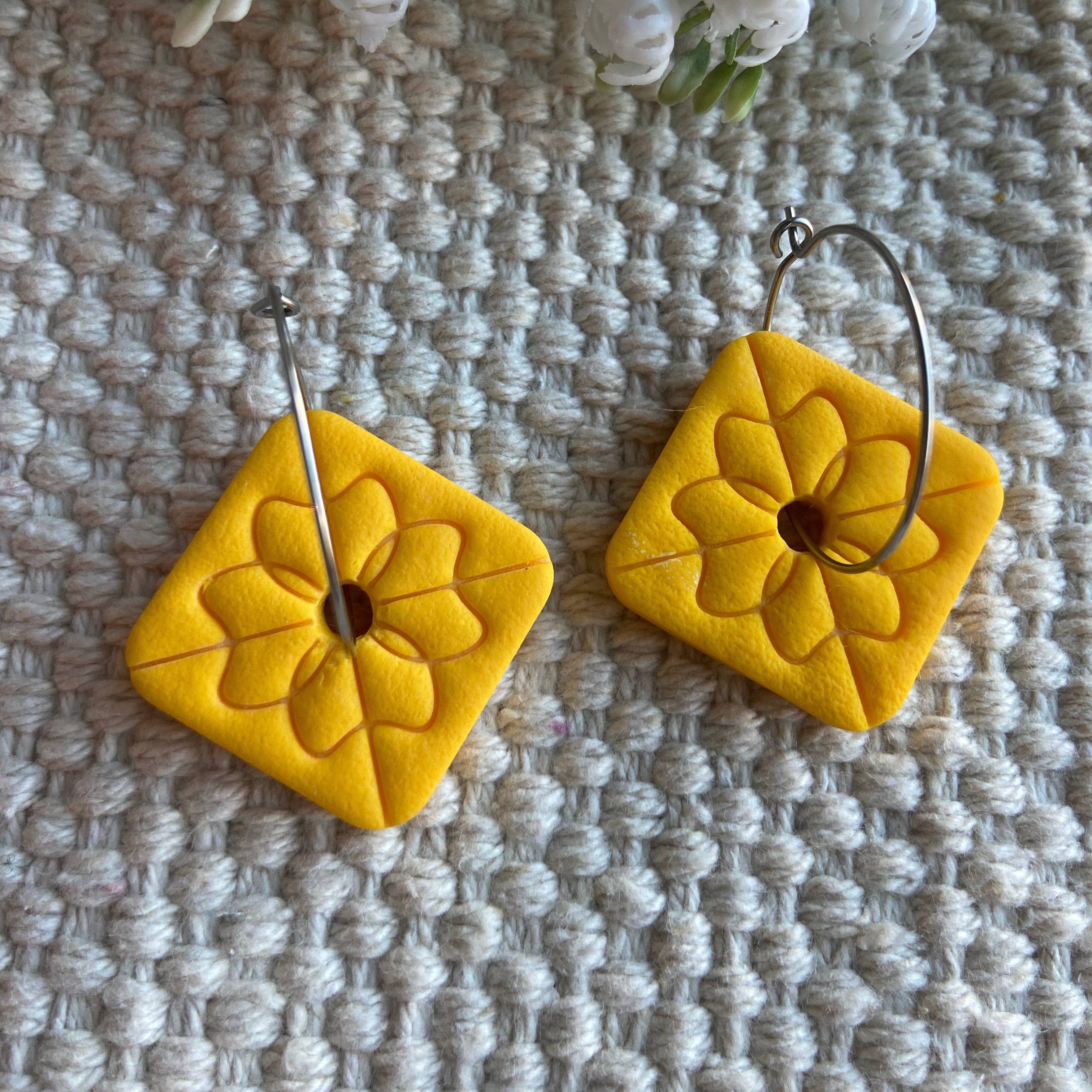 Tuiles Florales – Jaune Soleil