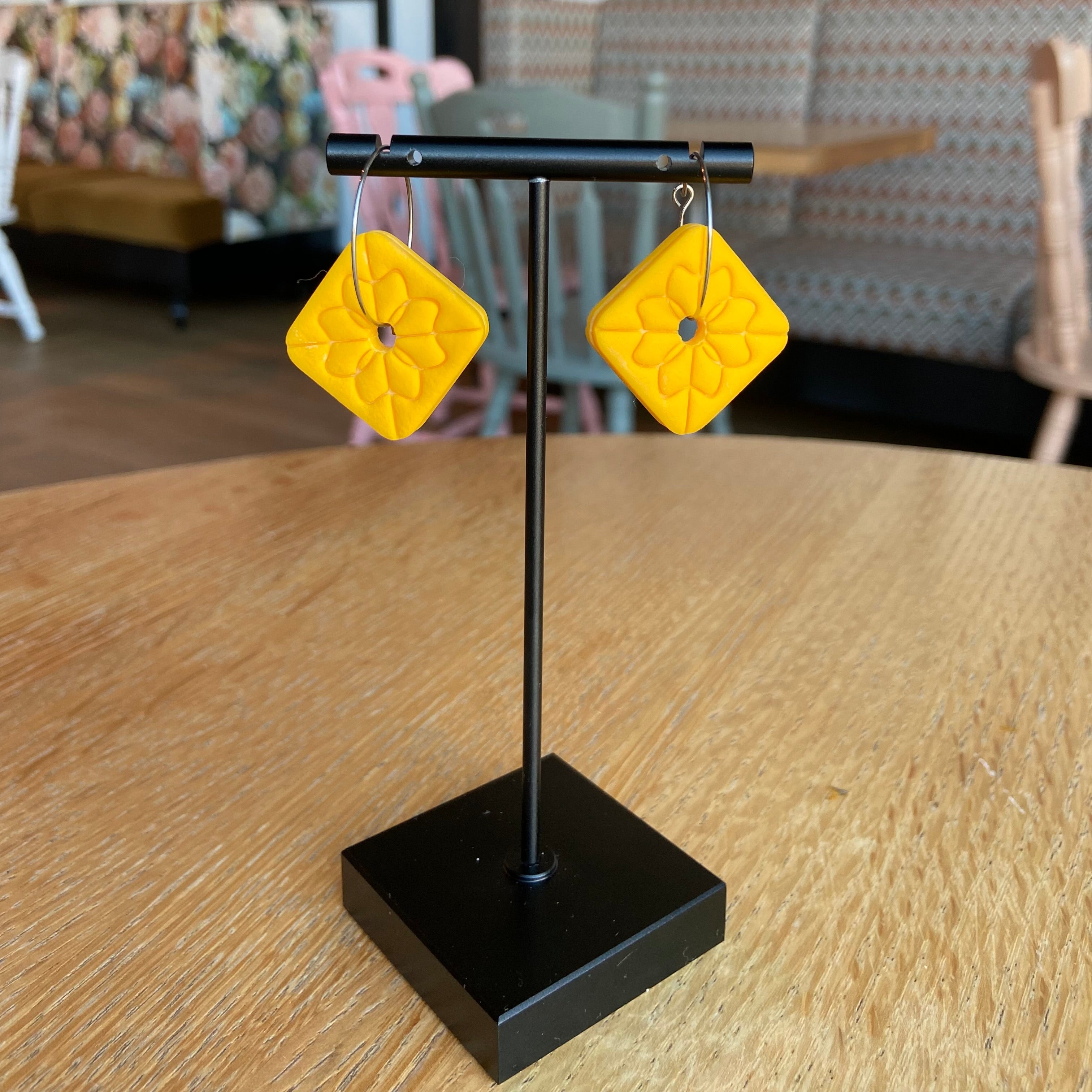 Tuiles Florales – Jaune Soleil